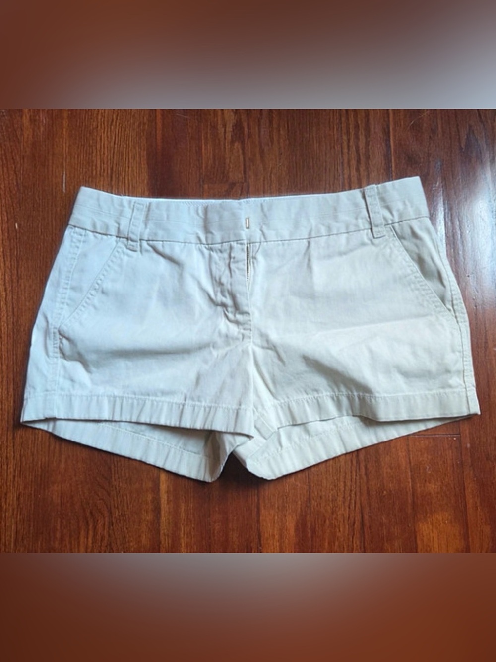 J. Crew Broken-In Chino Classic Twill
Khaki Shorts - Women's Size 8 - Beige/ Tan